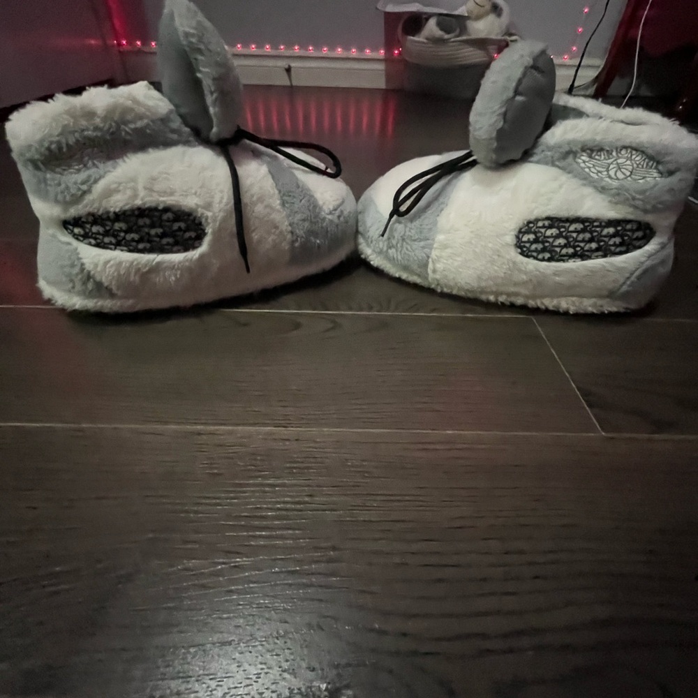 Cozy Gray and White Women's Slippers